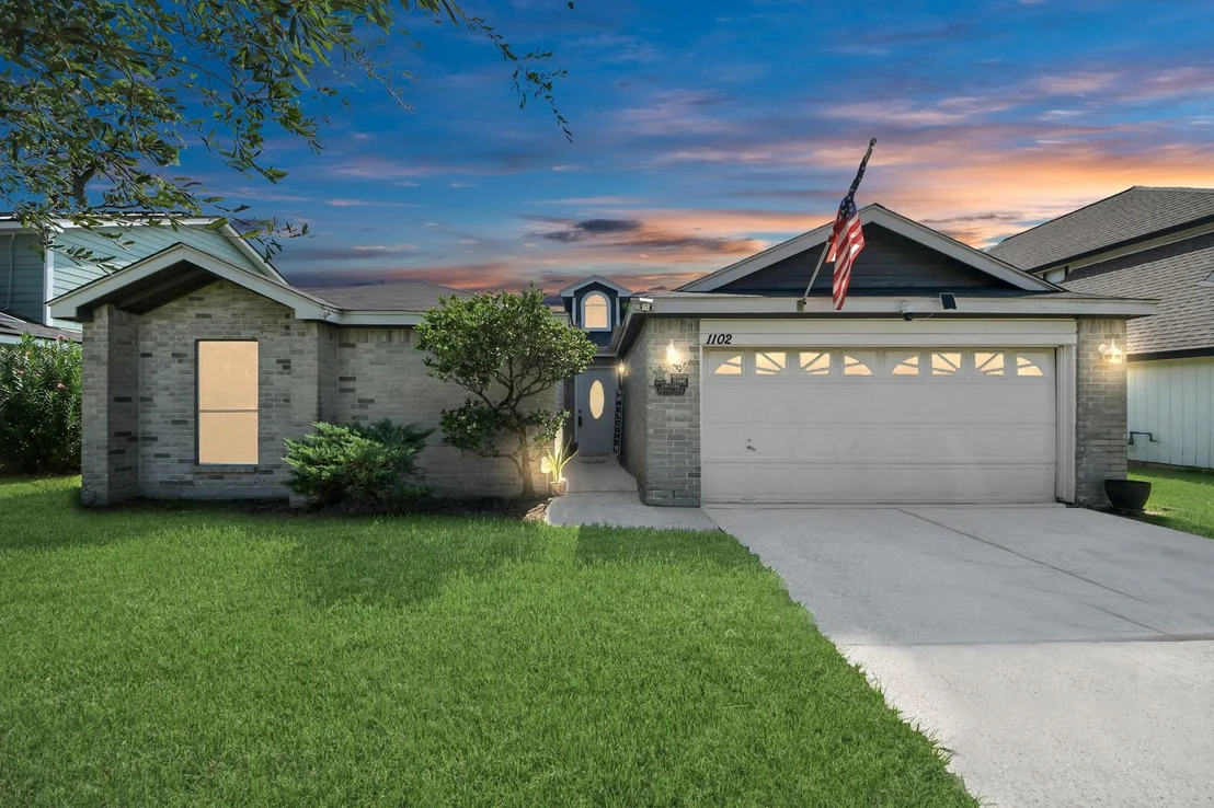 Photo of 1102 Heathfield Drive