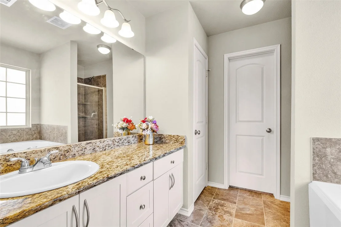 Photo of 704 Mockingbird Street