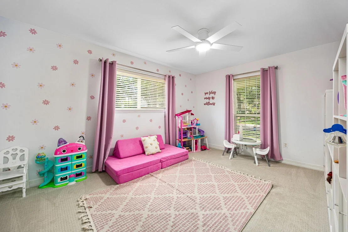 Photo of 823 Pinesap Drive
