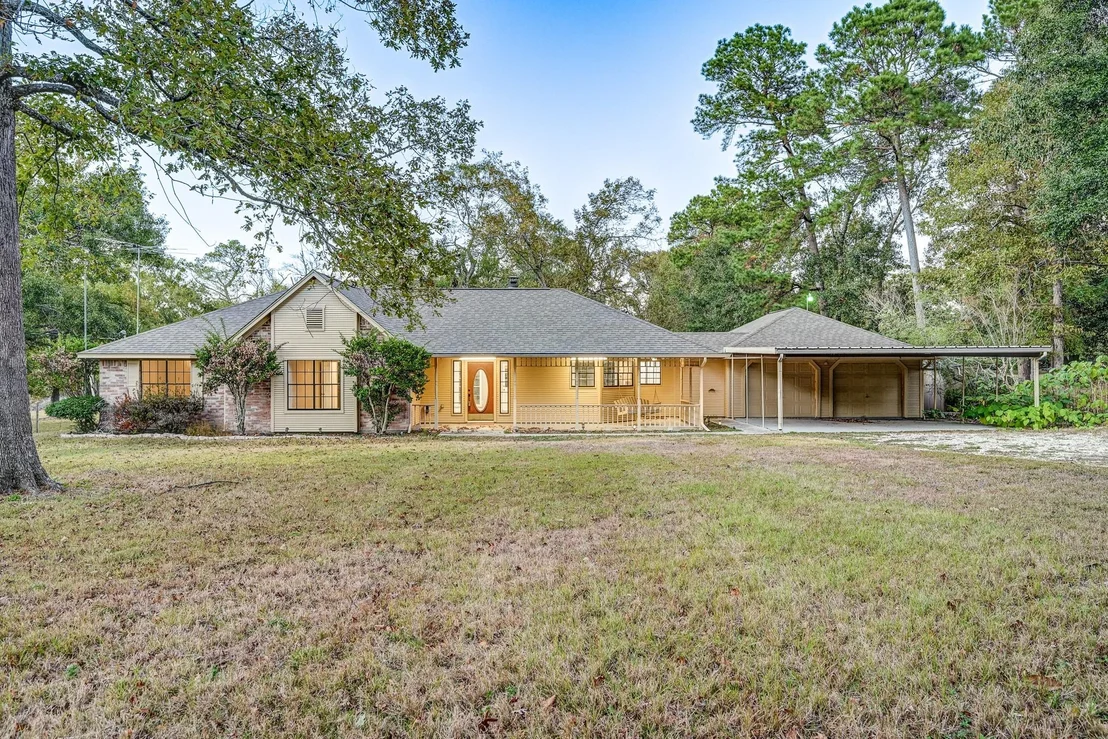 Photo of 25869 Magnolia Drive