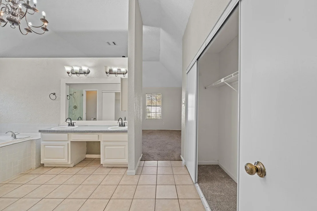 Photo of 11123 Gatesden Drive
