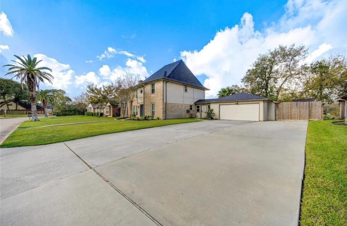 Photo of 303 Old Bayou Drive
