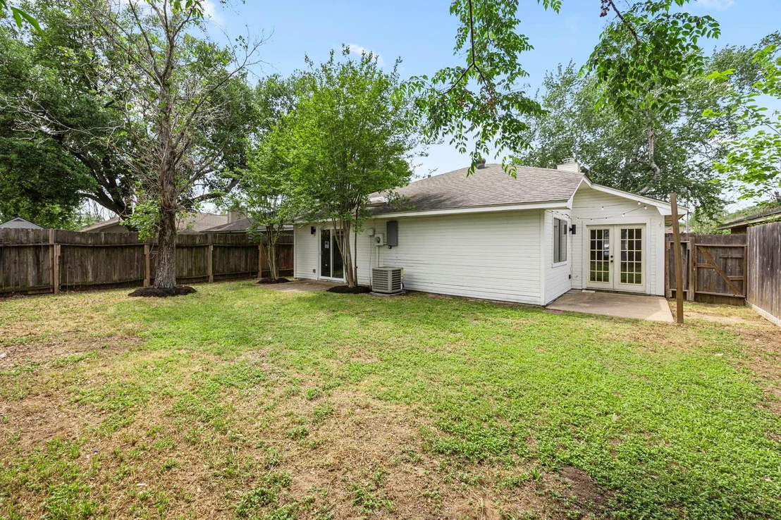Photo of 2918 Walnut Springs Drive