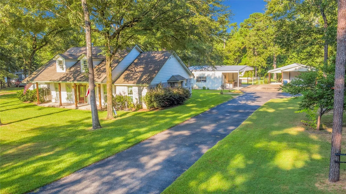 Photo of 27047 Holly Drive