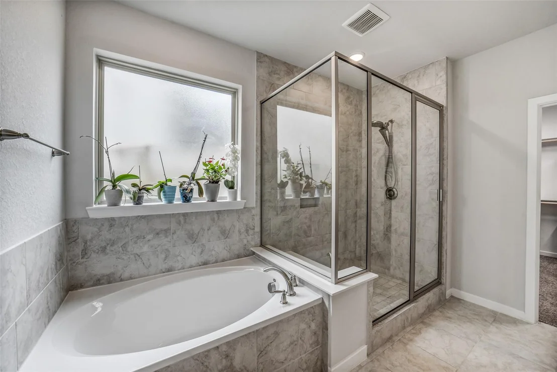 Photo of 9210 Lowell Cliff Drive