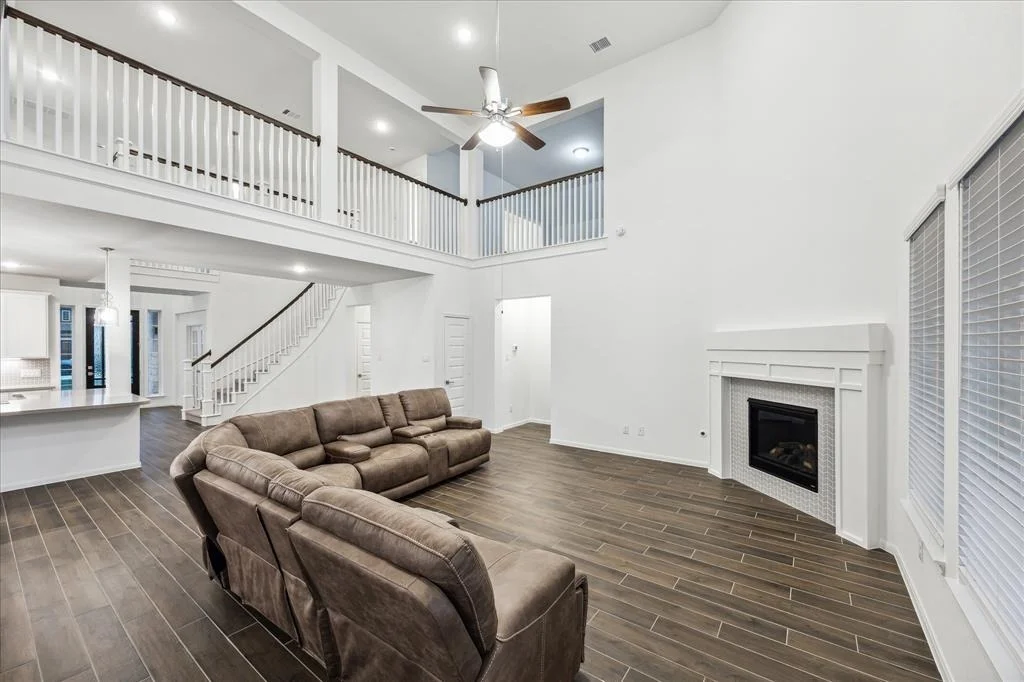 Photo of 4033 Edgewater Terrace Lane