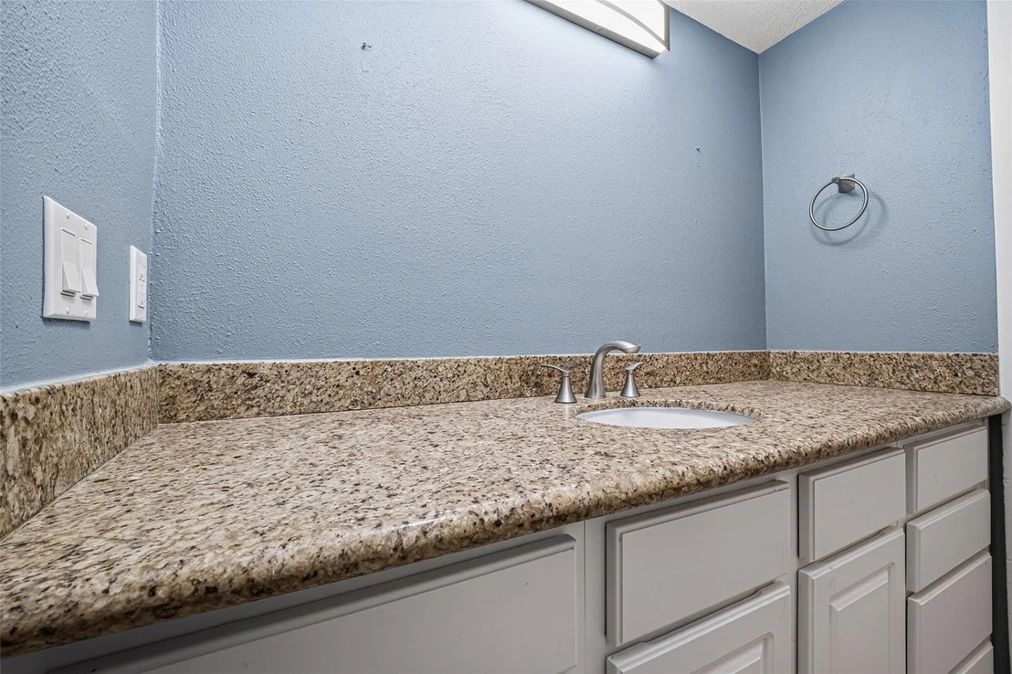 Photo of Unit 18 at 7575 Katy Freeway
