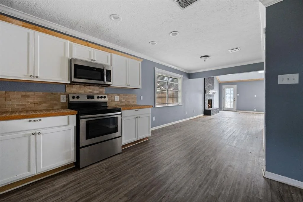 Photo of 300 Shady Glen Lane
