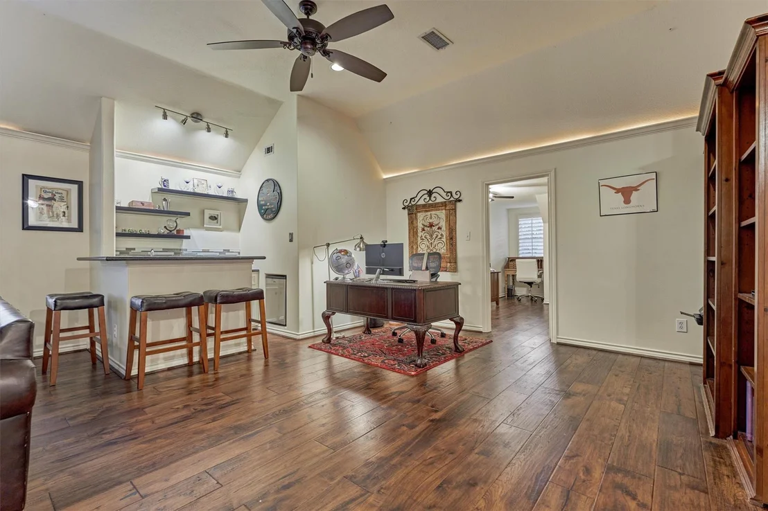 Photo of 147 Sunnyvale W