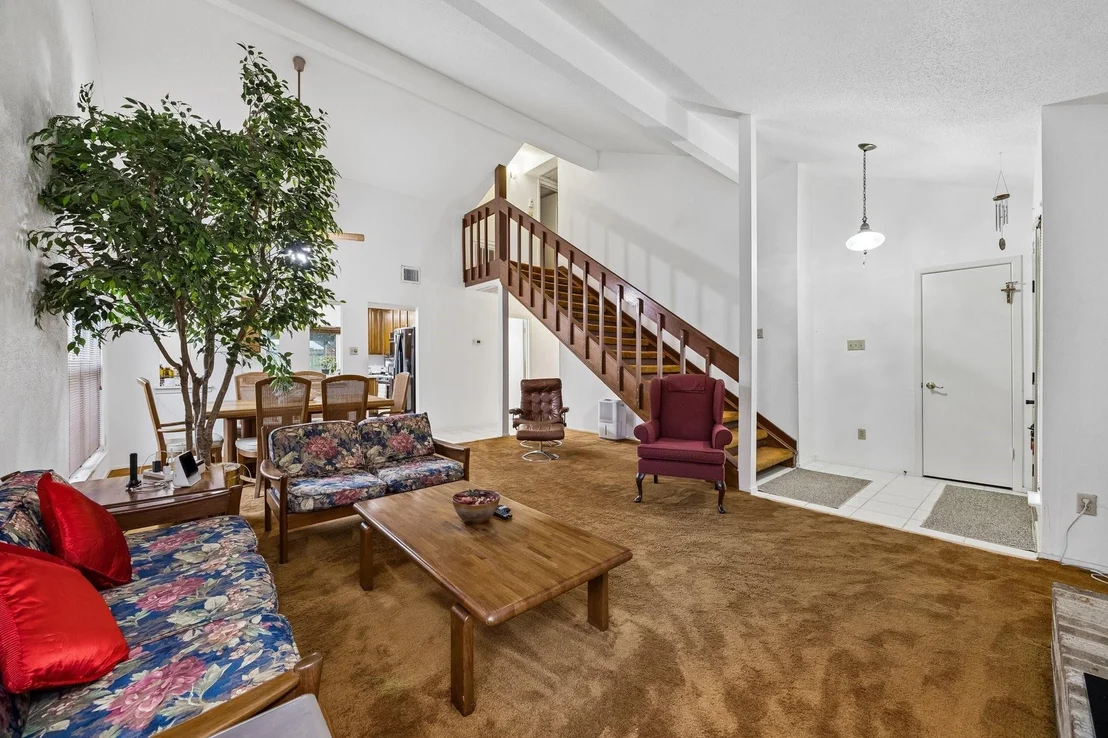 Photo of 9815 Walnut Glen Drive