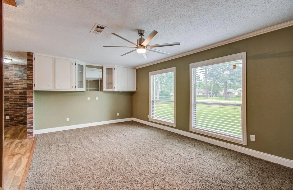 Photo of 123 W Circle Drive