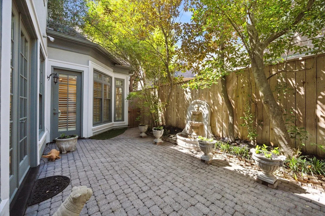 Photo of 1 Exbury Way