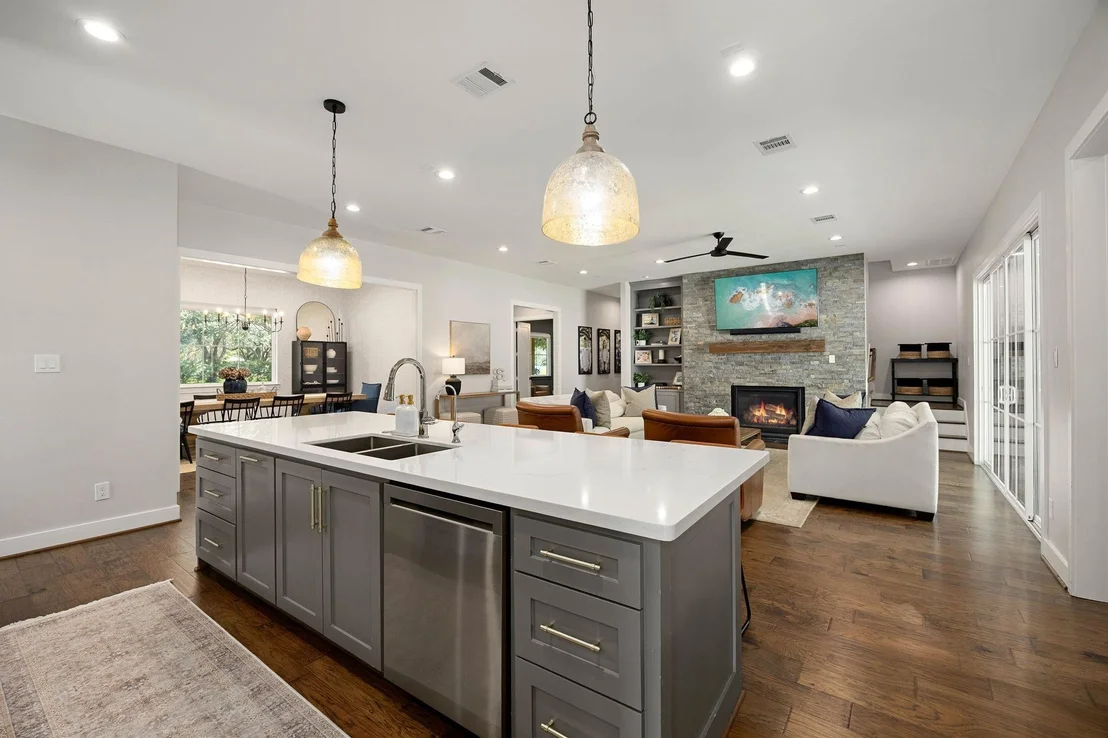 Photo of 3008 S Saddlebrook Lane