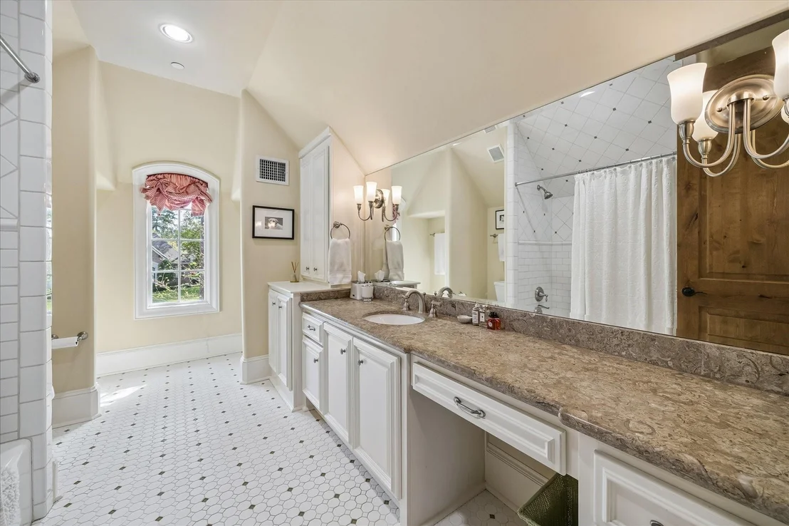 Photo of 107 Willowend Drive