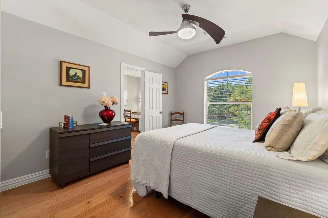 Photo of 6 Marquise Oaks Place