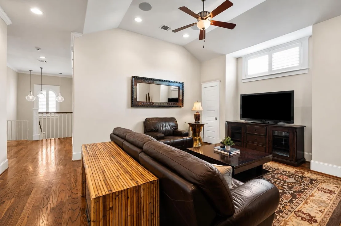 Photo of 1217 Chippendale Road