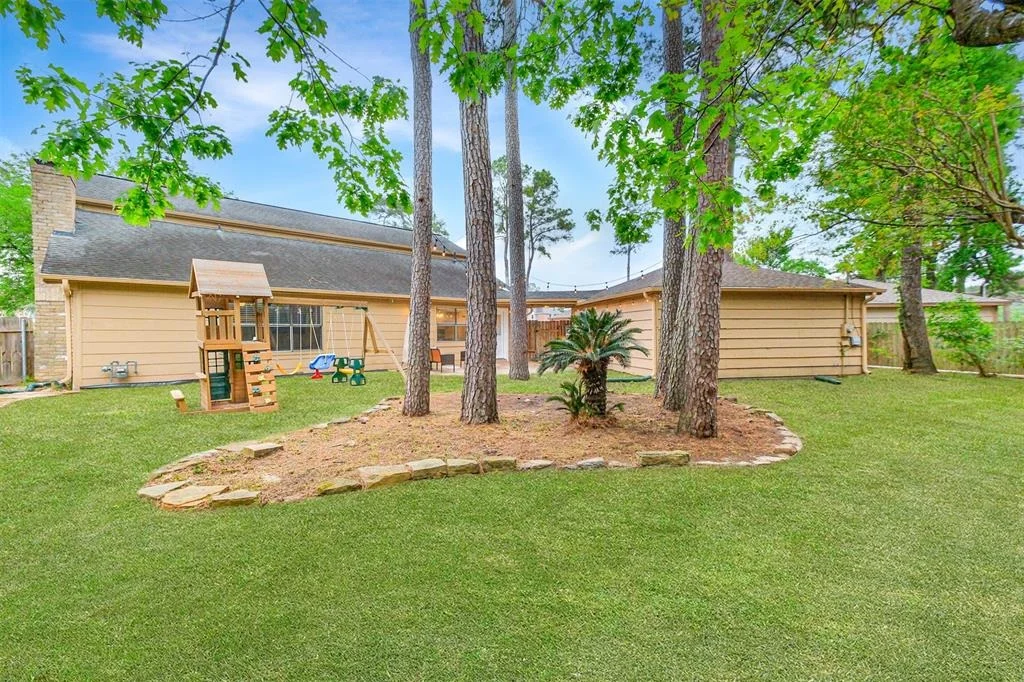 Photo of 16011 Southampton Drive