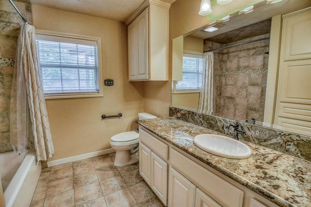 Photo of 1302 Woodson Lane