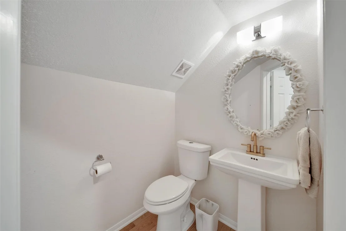 Photo of 43 E Sandalbranch Circle