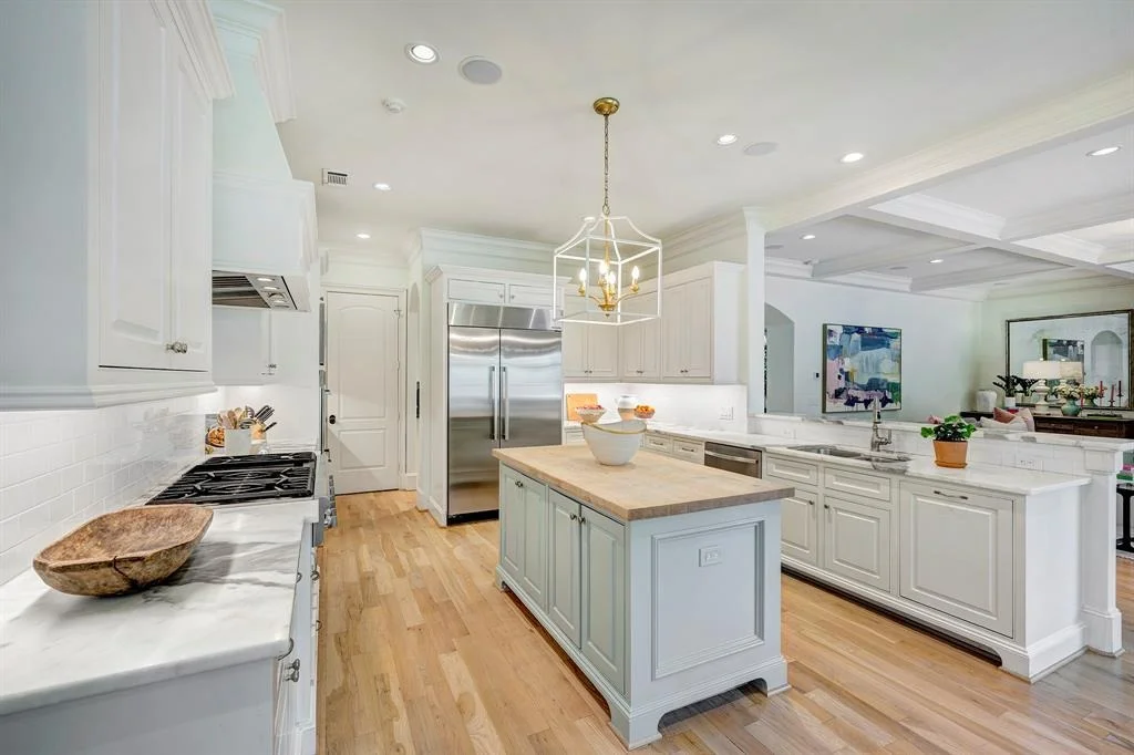 Photo of 6206 Del Monte Drive