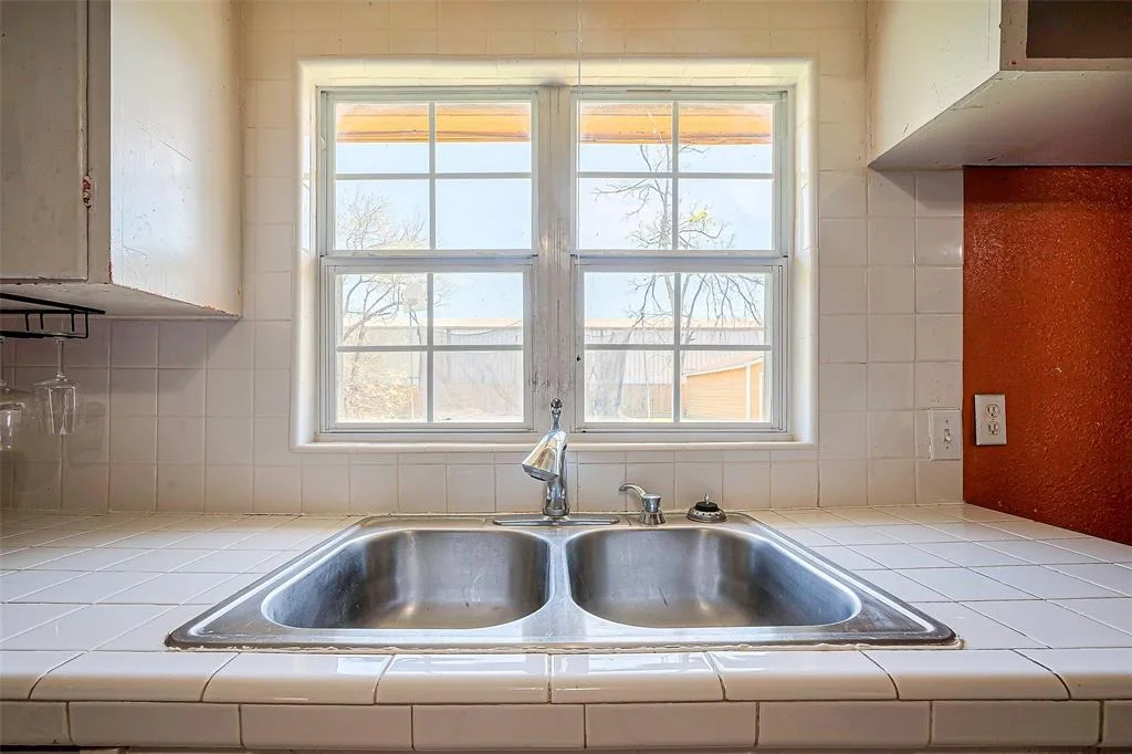 Photo of 230 Grammar Road