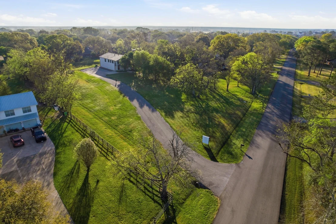Photo of 1905 Dowling Drive