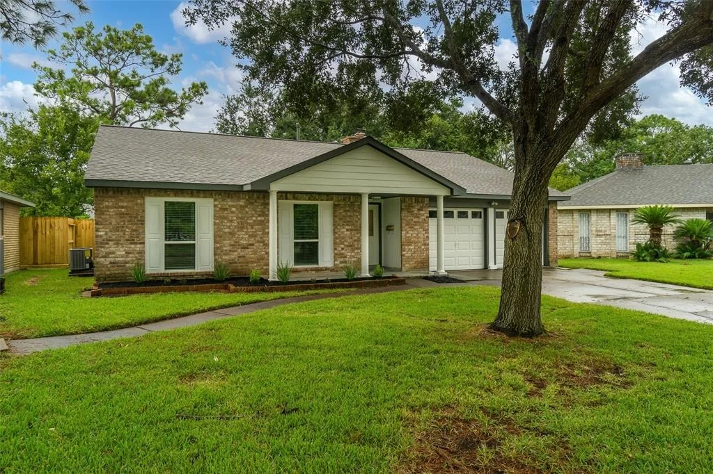 Photo of 16110 Reseda Circle
