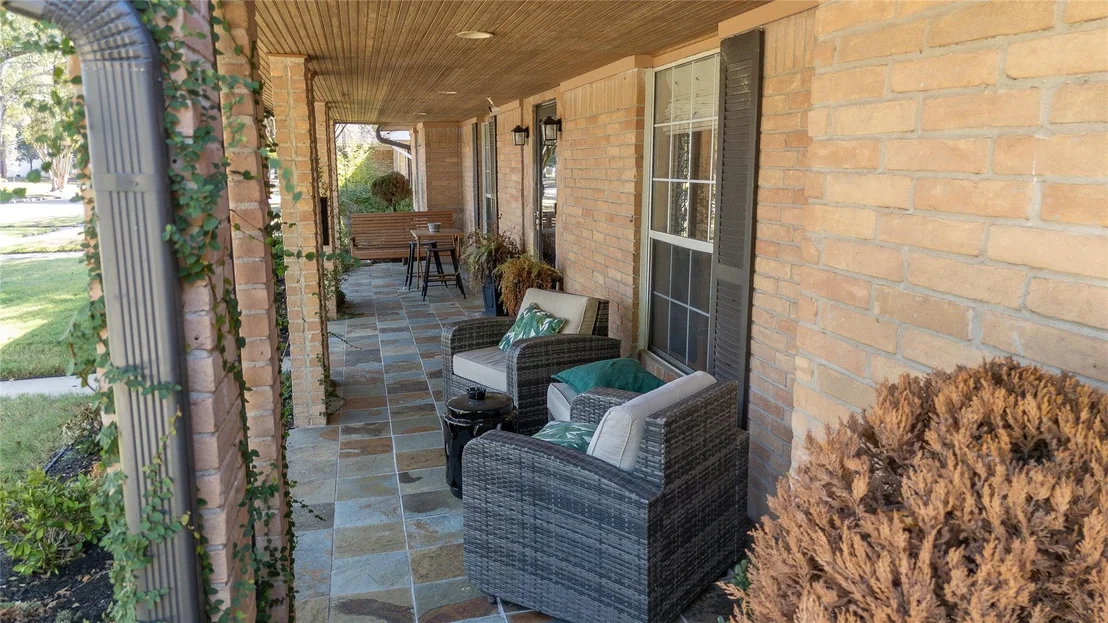 Photo of 5739 Valkeith Drive