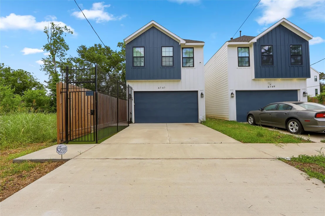 Photo of 6747 Peerless Street