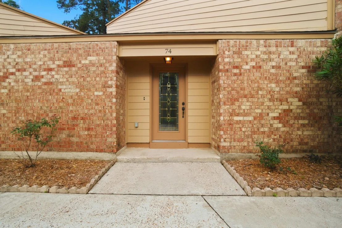 Photo of 74 Oak Grove Lane