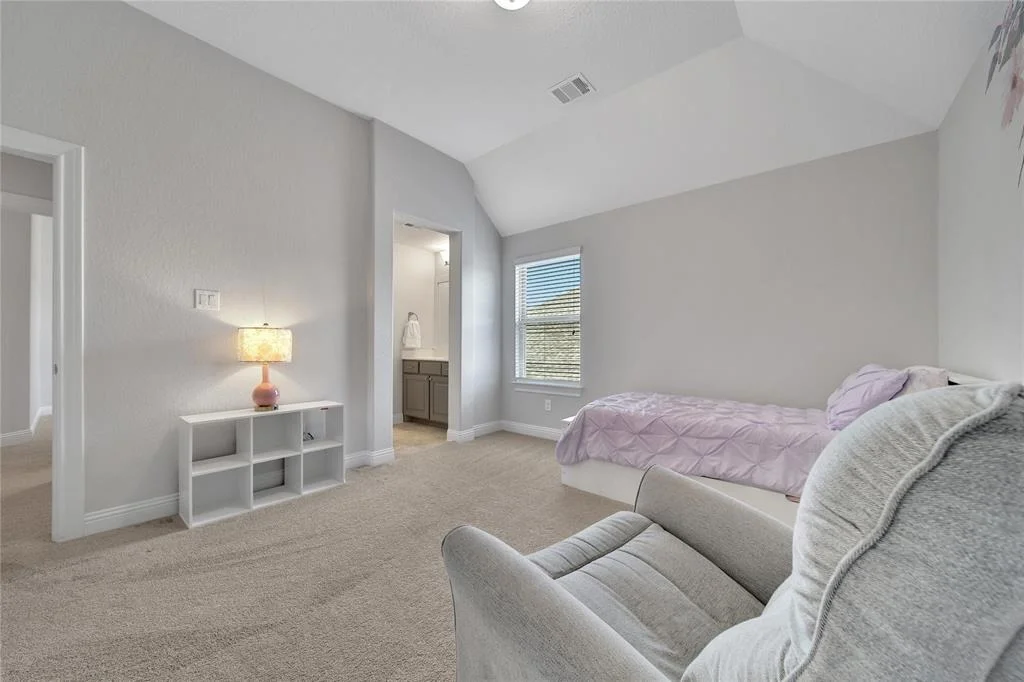 Photo of 19 N Wheatleigh Drive