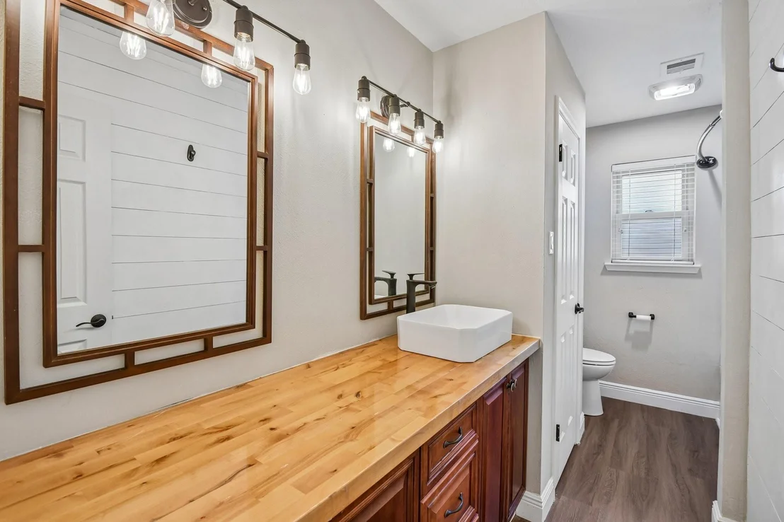 Photo of 2703 Shady Lane