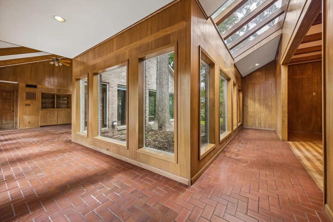 Photo of 526 Westminster Drive
