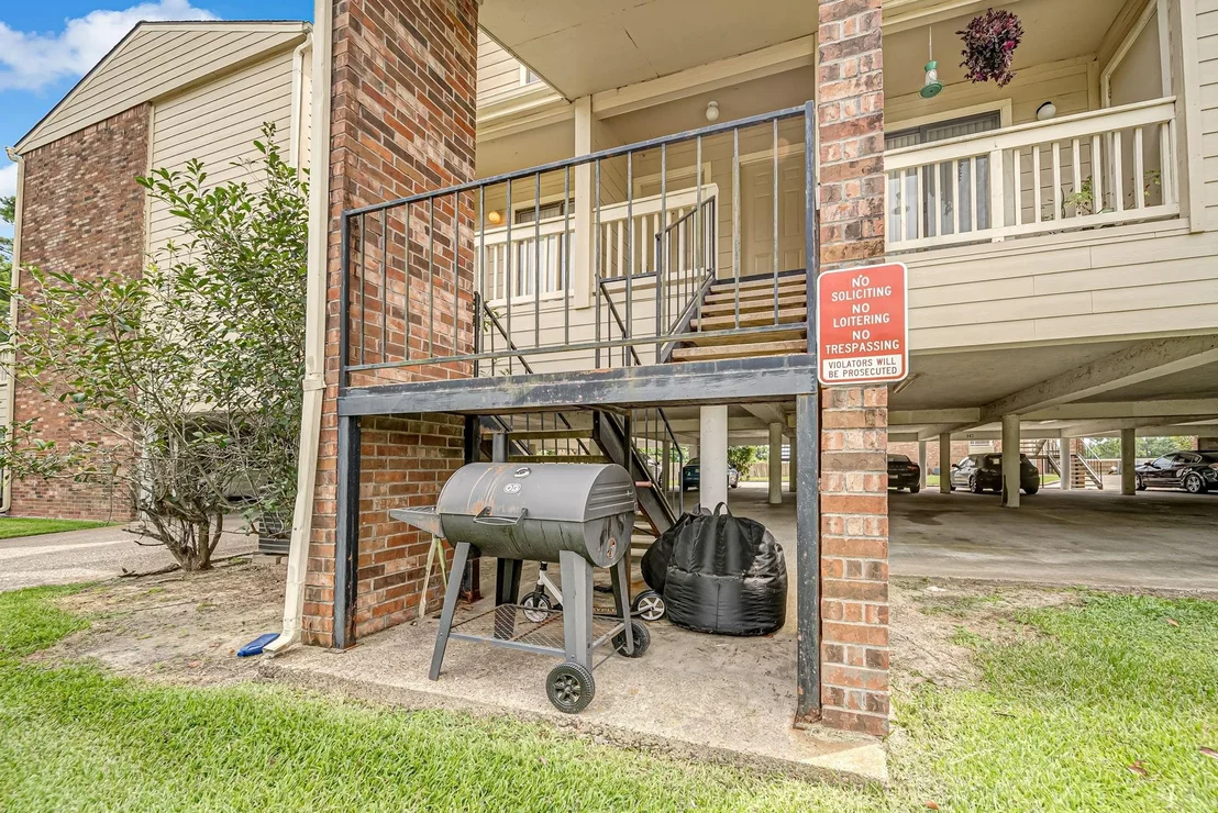 Photo of Unit 256D at 2501 Gulf Freeway