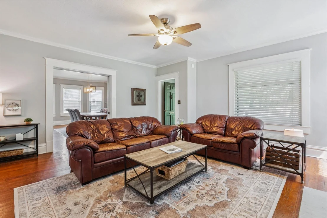 Photo of 1004 Mitchell Street
