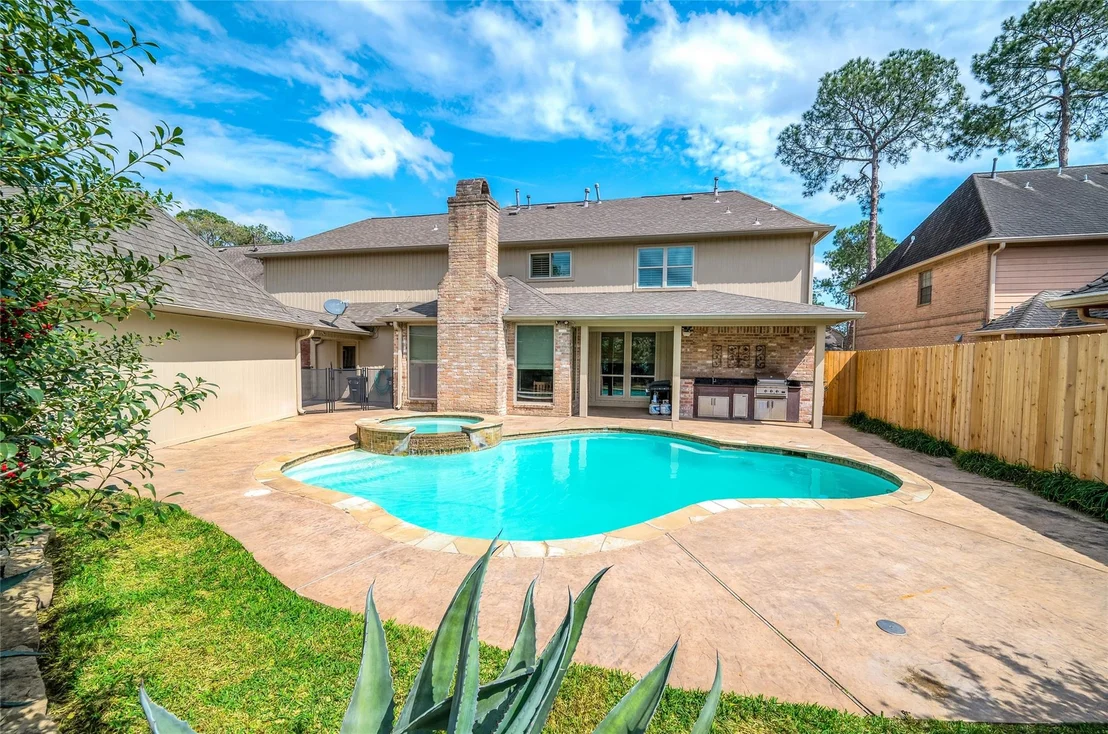 Photo of 610 Rock Cove