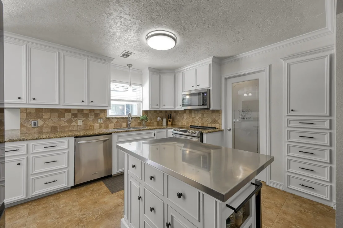 Photo of 6107 Craigway Road