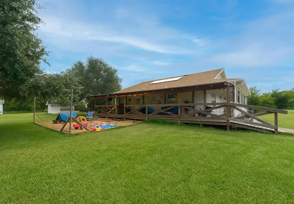 Photo of 10022 Oberrender Road