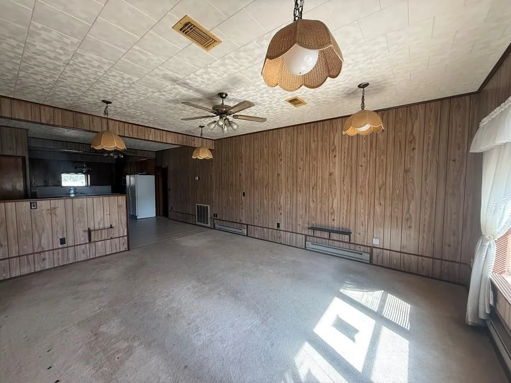 Photo of 1229 E State Highway 63