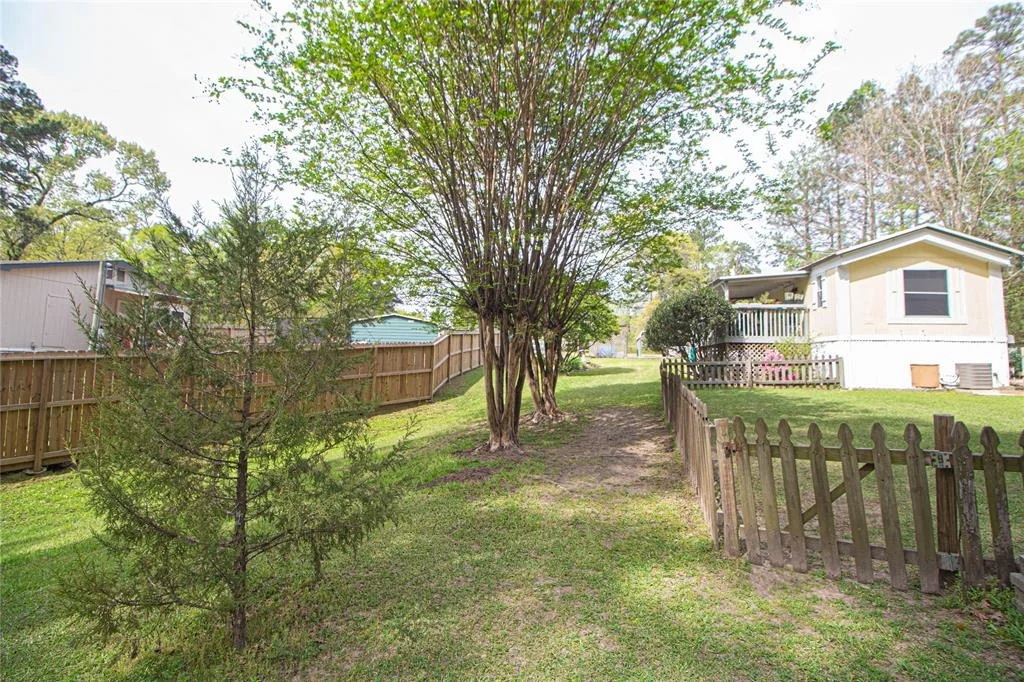 Photo of 305 Red Oak