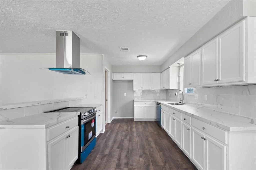 Photo of 23838 English Oak Drive