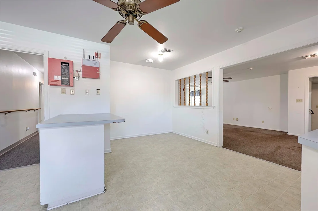 Photo of 122 Ave E