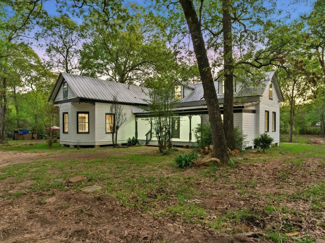 Photo of 16958 Cedar Road