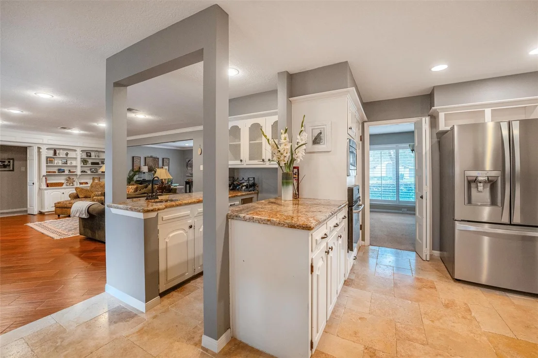 Photo of 14610 Carolcrest Drive