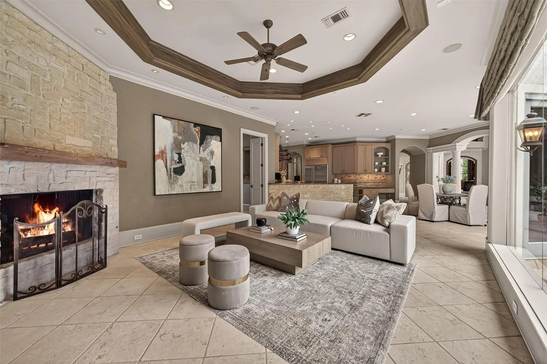 Photo of 835 Echo Lane