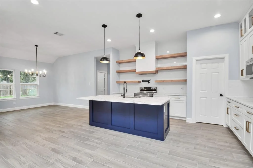 Photo of 226 Edgewater Drive