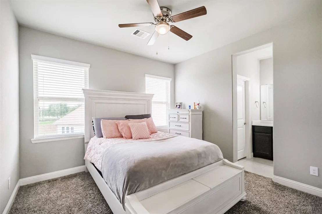 Photo of 3722 Edison Lane