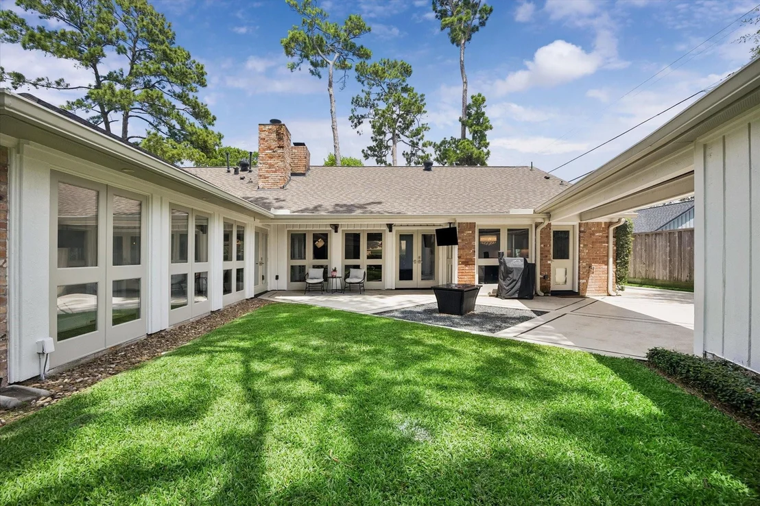 Photo of 4615 Golf Drive
