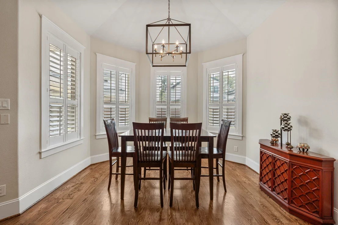 Photo of 1217 Chippendale Road