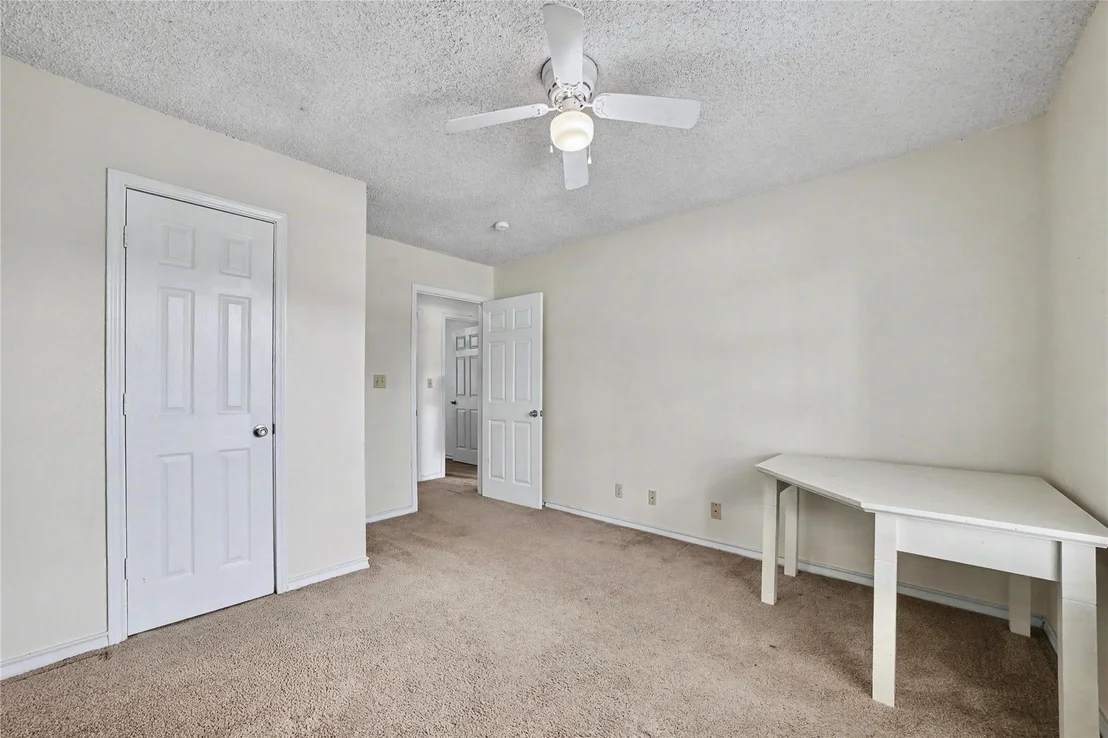 Photo of 201 Red Oak Circle